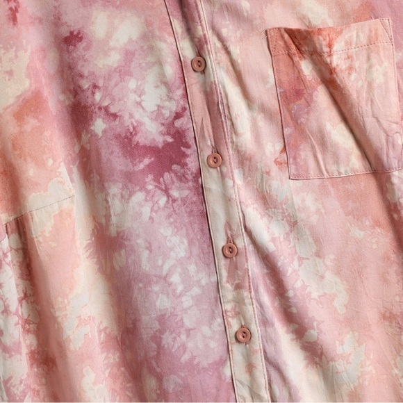 Torrid pink tie-dye button-down shirt shortsleeve Coachella festival plus size 1 - Picture 5 of 6